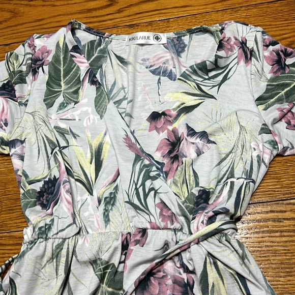 Kiki Larue dress. Marnie Floral print wrap style.Size Small. Excellent condition - Picture 5 of 9